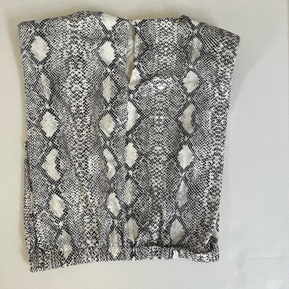 Pants store faux snakeskin top, size small. - Picture 5 of 8